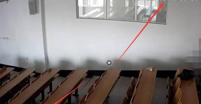 黑龙江科技大学教室监控视频事件是真的吗？曝情侣教室内不雅行为的图片 -第1张
